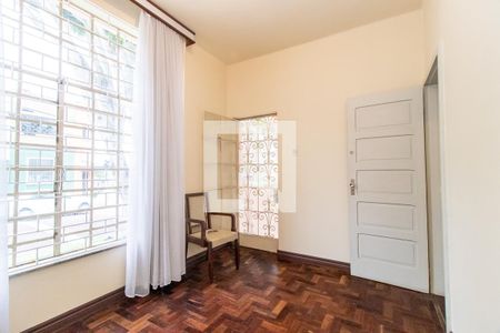 Casa para alugar com 212m², 5 quartos e 4 vagas Casa para alugar com 212m², 5 quartos e 4 vagasHall social