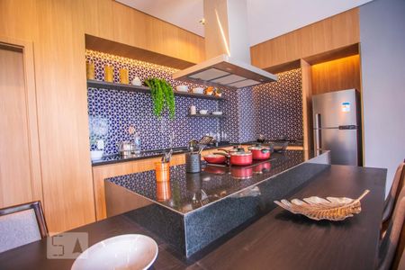 Apartamento para alugar com 72m², 2 quartos e 1 vagaÁrea comum - Salão de festas