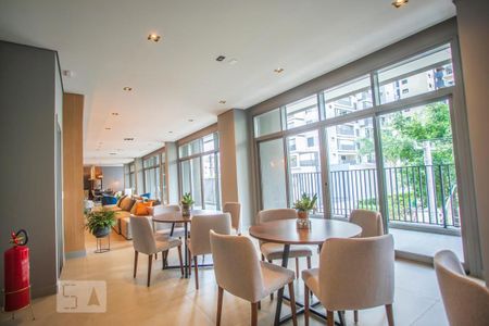 Apartamento para alugar com 72m², 2 quartos e 1 vagaÁrea comum - Salão de festas