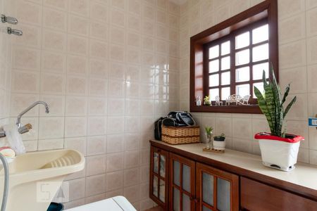 Casa à venda com 350m², 4 quartos e 8 vagas Casa à venda com 350m², 4 quartos e 8 vagasLavanderia