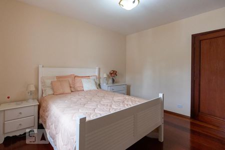 Casa à venda com 350m², 4 quartos e 8 vagas Casa à venda com 350m², 4 quartos e 8 vagasSuíte 3