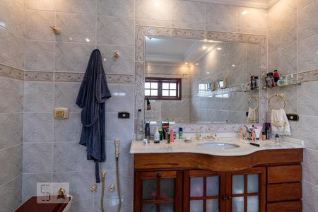 Casa à venda com 350m², 4 quartos e 8 vagas Casa à venda com 350m², 4 quartos e 8 vagasSuíte master banheiro