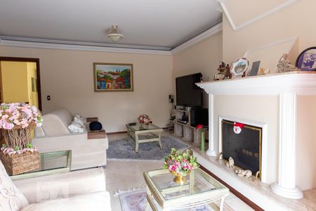 Casa à venda com 350m², 4 quartos e 8 vagas Casa à venda com 350m², 4 quartos e 8 vagasSala