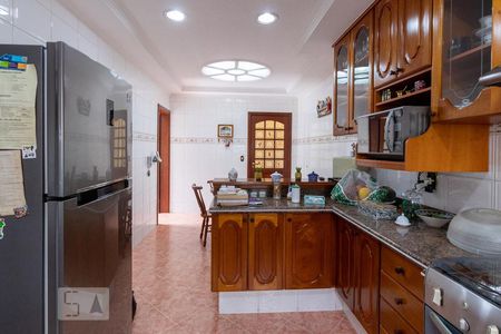 Casa à venda com 350m², 4 quartos e 8 vagas Casa à venda com 350m², 4 quartos e 8 vagasCozinha - Armários