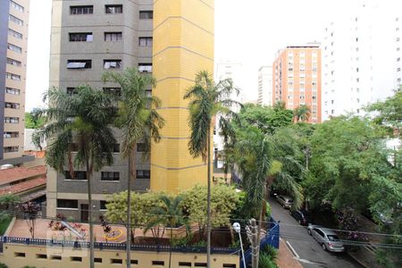 Vista da Sala de apartamento à venda com 3 quartos, 160m² em Centro, Campinas