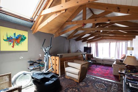 Casa de condomínio à venda com 254m², 3 quartos e 1 vaga Casa de condomínio à venda com 254m², 3 quartos e 1 vagaSala/quarto