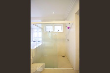 Casa à venda com 1140m², 8 quartos e 8 vagasBanheiro da Suíte 3