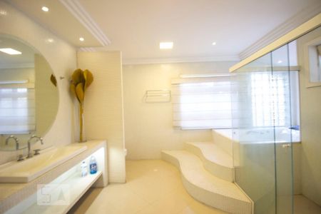 Casa à venda com 1140m², 8 quartos e 8 vagasBanheiro da Suíte 3