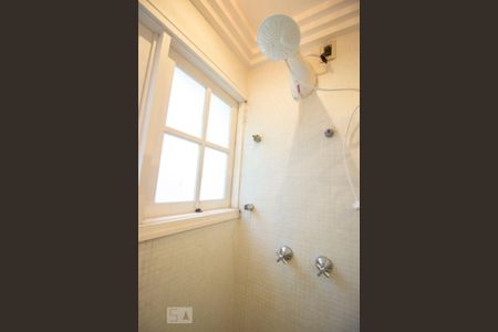 Casa à venda com 1140m², 8 quartos e 8 vagasChuveiro