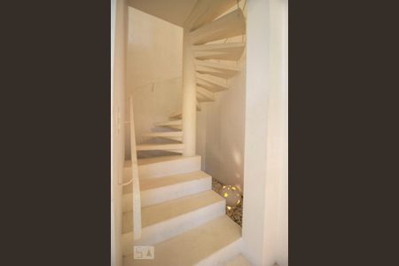 Casa à venda com 1140m², 8 quartos e 8 vagasEscada