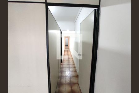 Corredor de casa para alugar com 3 quartos, 110m² em Vila Romana, São Paulo