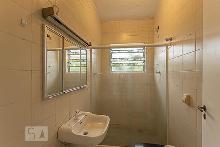 Banheiro de casa para alugar com 1 quarto, 60m² em Vila Ipojuca, São Paulo