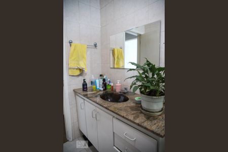 Casa à venda com 472m², 4 quartos e 2 vagasBanheiro 2