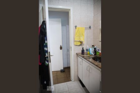 Casa à venda com 472m², 4 quartos e 2 vagasBanheiro 2