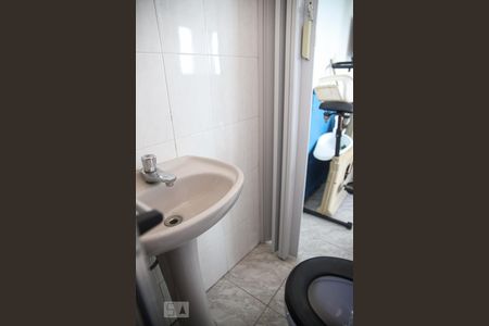 Casa à venda com 472m², 4 quartos e 2 vagasBanheiro da Suíte