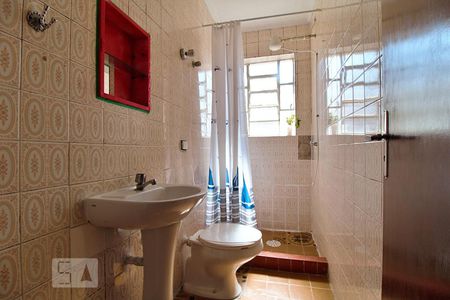 Banheiro de kitnet/studio para alugar com 1 quarto, 38m² em Vila Inah, São Paulo