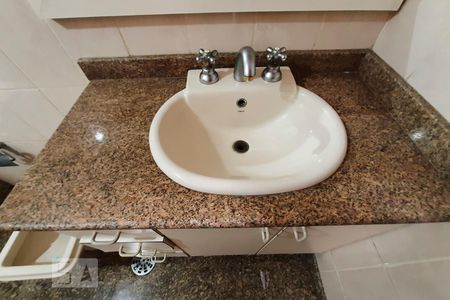 Casa à venda com 180m², 3 quartos e 1 vagaBanheiro Suite