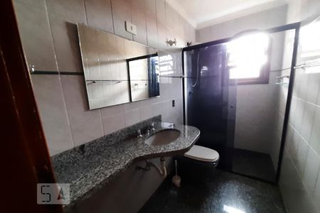 Casa à venda com 180m², 3 quartos e 1 vagaBanheiro 