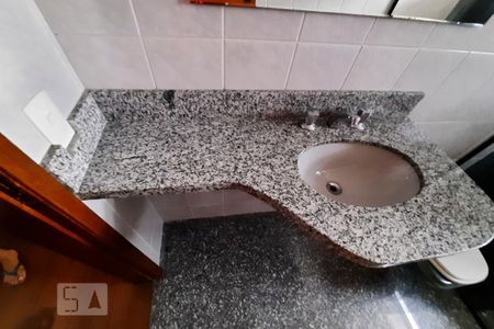 Casa à venda com 180m², 3 quartos e 1 vagaBanheiro 