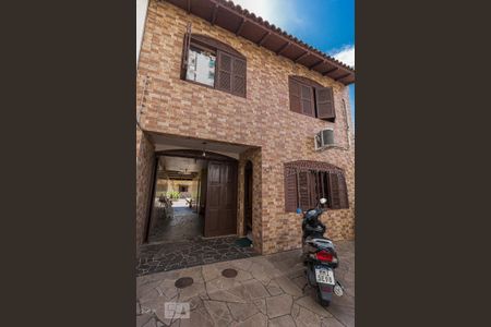 Casa à venda com 300m², 3 quartos e 3 vagasFachada