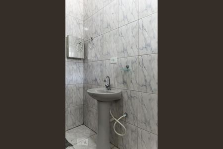 Banheiro de casa para alugar com 1 quarto, 55m² em Jardim Itápolis, São Paulo
