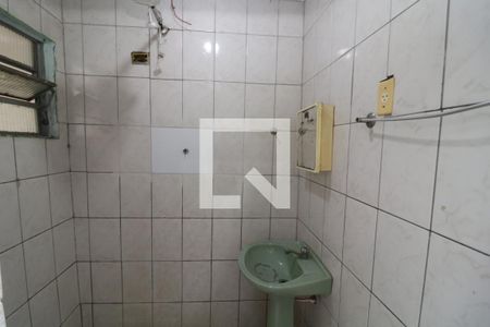 Banheiro de casa para alugar com 1 quarto, 35m² em Jardim Itápolis, São Paulo