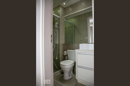 Banheiro de apartamento para alugar com 2 quartos, 69m² em Centro, Diadema