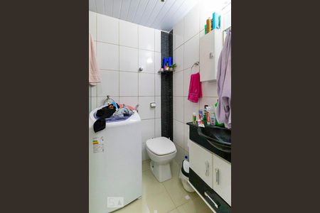Banheiro de kitnet/studio para alugar com 1 quarto, 37m² em Centro, Campinas