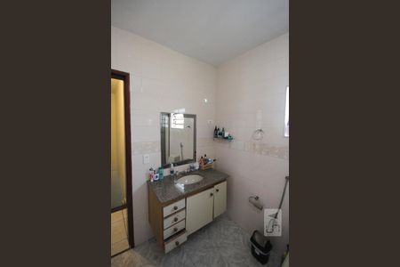 Casa para alugar com 110m², 3 quartos e 1 vagaBanheiro