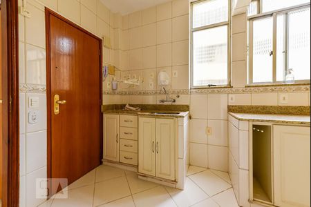 Apartamento à venda com 80m², 2 quartos e 1 vaga Apartamento à venda com 80m², 2 quartos e 1 vagaCozinha