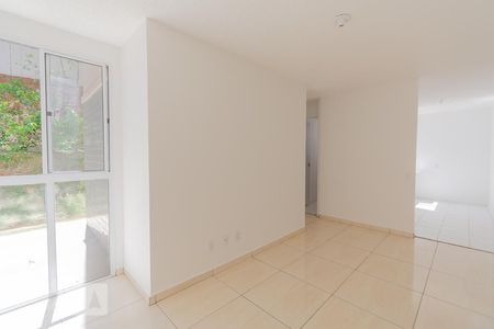 Sala de Apartamento com 2 quartos, 42m² Vila Carminha 