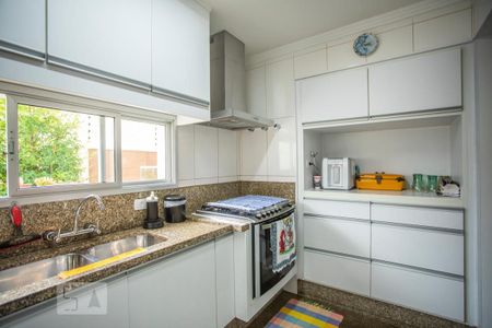 Casa à venda com 460m², 5 quartos e 7 vagasCozinha