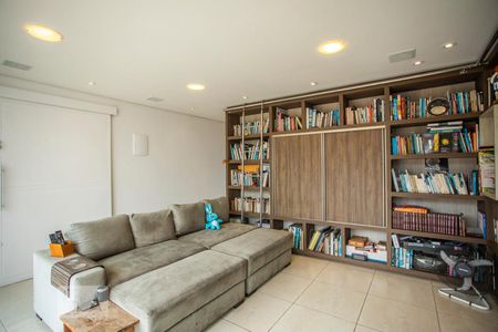 Casa à venda com 460m², 5 quartos e 7 vagasSala de TV