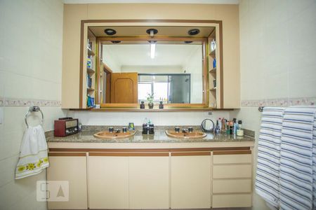 Casa à venda com 460m², 5 quartos e 7 vagasBanheiro Suíte