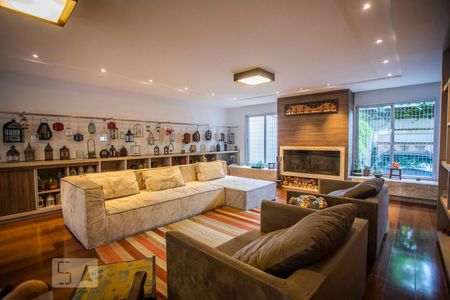 Sala de Estar de casa à venda com 5 quartos, 460m² em Mirandópolis, São Paulo