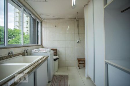 Casa à venda com 460m², 5 quartos e 7 vagasÁrea de Serviço