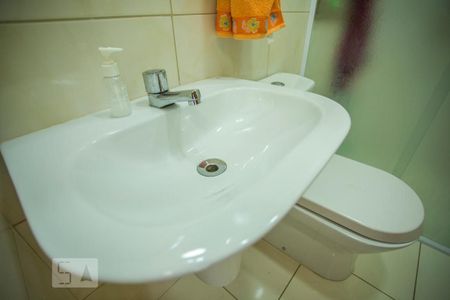 Casa à venda com 460m², 5 quartos e 7 vagasBanheiro de Serviço - Torneira