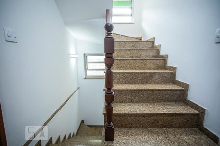 Casa à venda com 460m², 5 quartos e 7 vagasEscadas