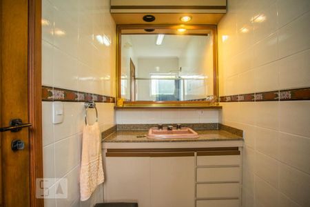 Casa à venda com 460m², 5 quartos e 7 vagasBanheiro Suíte