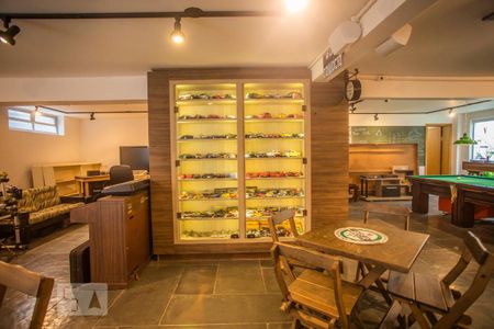 Casa à venda com 460m², 5 quartos e 7 vagasSalão