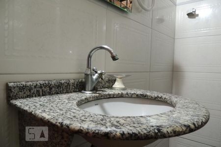 Casa à venda com 166m², 4 quartos e 2 vagasBanheiro Social