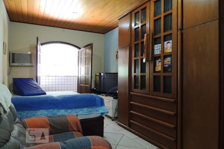 Casa à venda com 166m², 4 quartos e 2 vagasQuarto 4 - Suíte