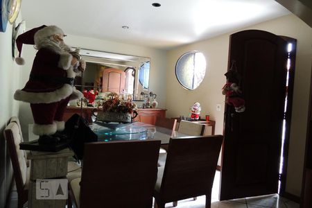 Sala de casa à venda com 4 quartos, 166m² em Taquara, Rio de Janeiro