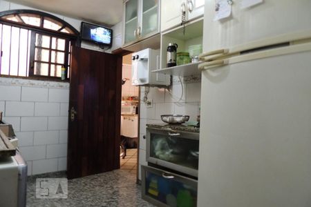 Casa à venda com 166m², 4 quartos e 2 vagasCozinha - Armários