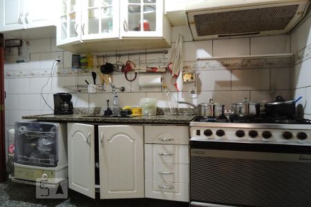 Casa à venda com 166m², 4 quartos e 2 vagasCozinha - Armários