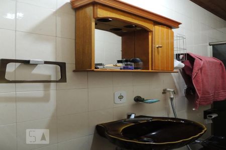 Casa à venda com 166m², 4 quartos e 2 vagasBanheiro da Suíte 2