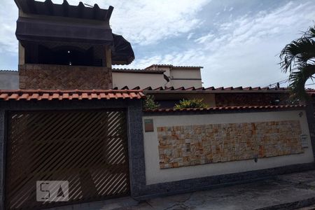 Casa à venda com 166m², 4 quartos e 2 vagasFrente 