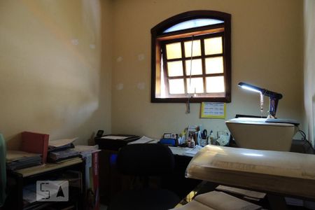 Casa à venda com 166m², 4 quartos e 2 vagasEscritório