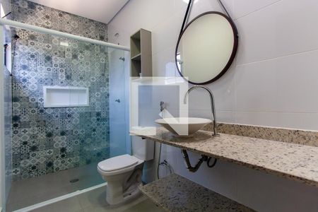 Banheiro de casa de condomínio para alugar com 1 quarto, 47m² em Vila Ema, São Paulo