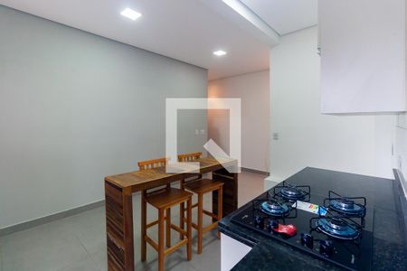 Cozinha de casa de condomínio para alugar com 1 quarto, 47m² em Vila Ema, São Paulo